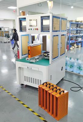 좋은 가격 완전히 자동인 18650 리튬 전지 두 배 측을 위한 높은 능률적인 반점 용접공 온라인으로