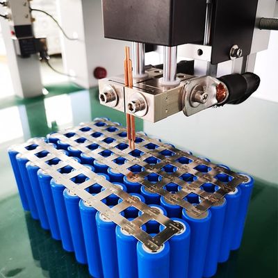 좋은 가격 XW-MNA25 Pneumatic Gantry Battery Pack 스팟 용접 기계 AC 25KVA 발 페달 제어 800x600mm 테이블 온라인으로